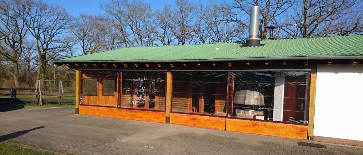 Aussenansicht Grillhütte Aach